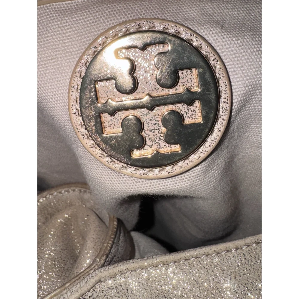 Tory Burch Dean Hobo Bag - Picture 13 of 16